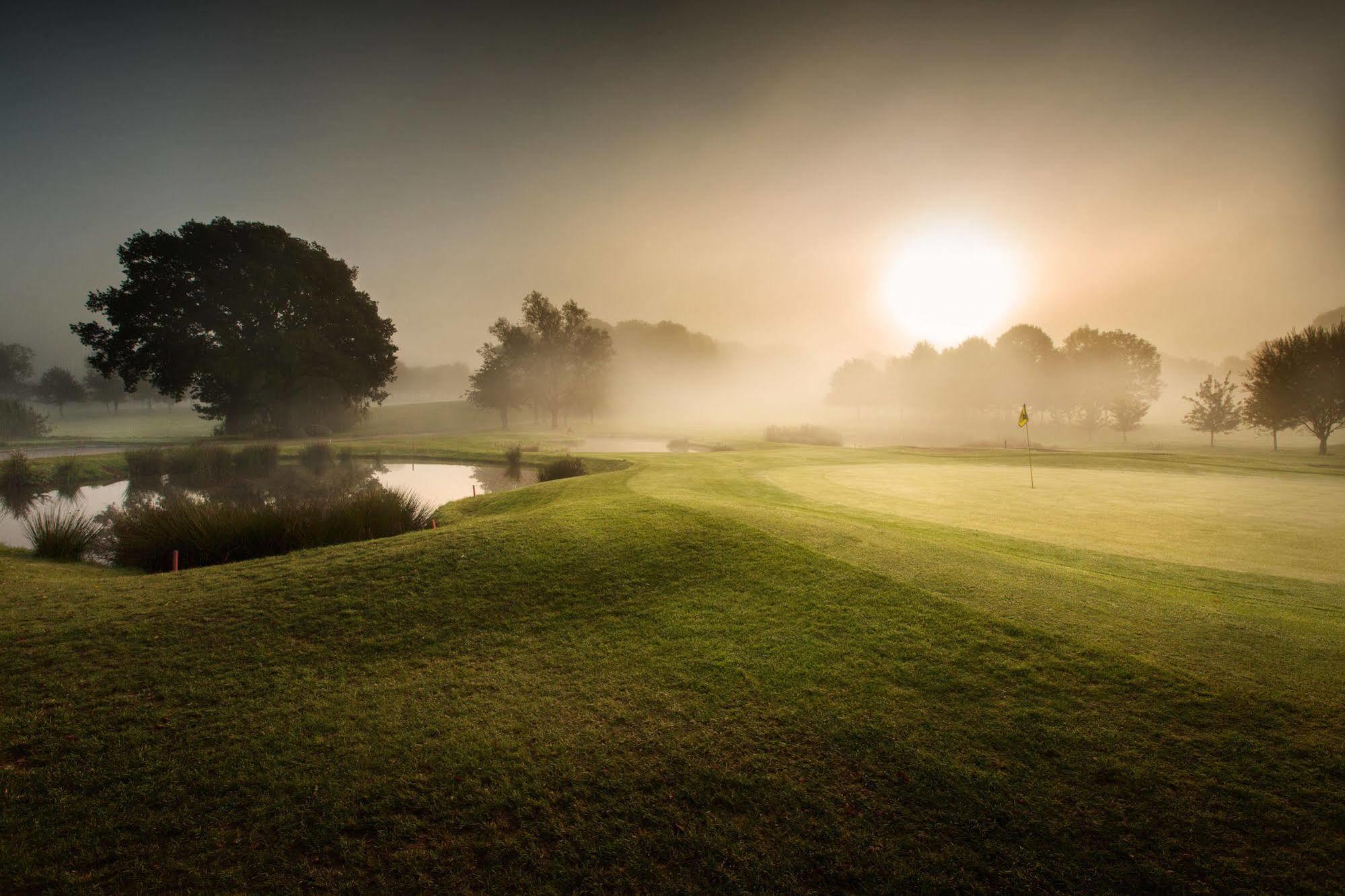Sandford Springs Hotel And Golf Club Kingsclere Exterior foto