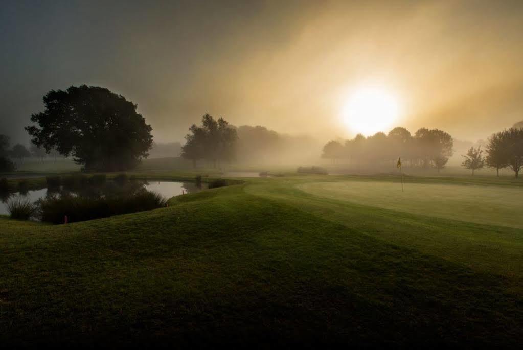 Sandford Springs Hotel And Golf Club Kingsclere Exterior foto